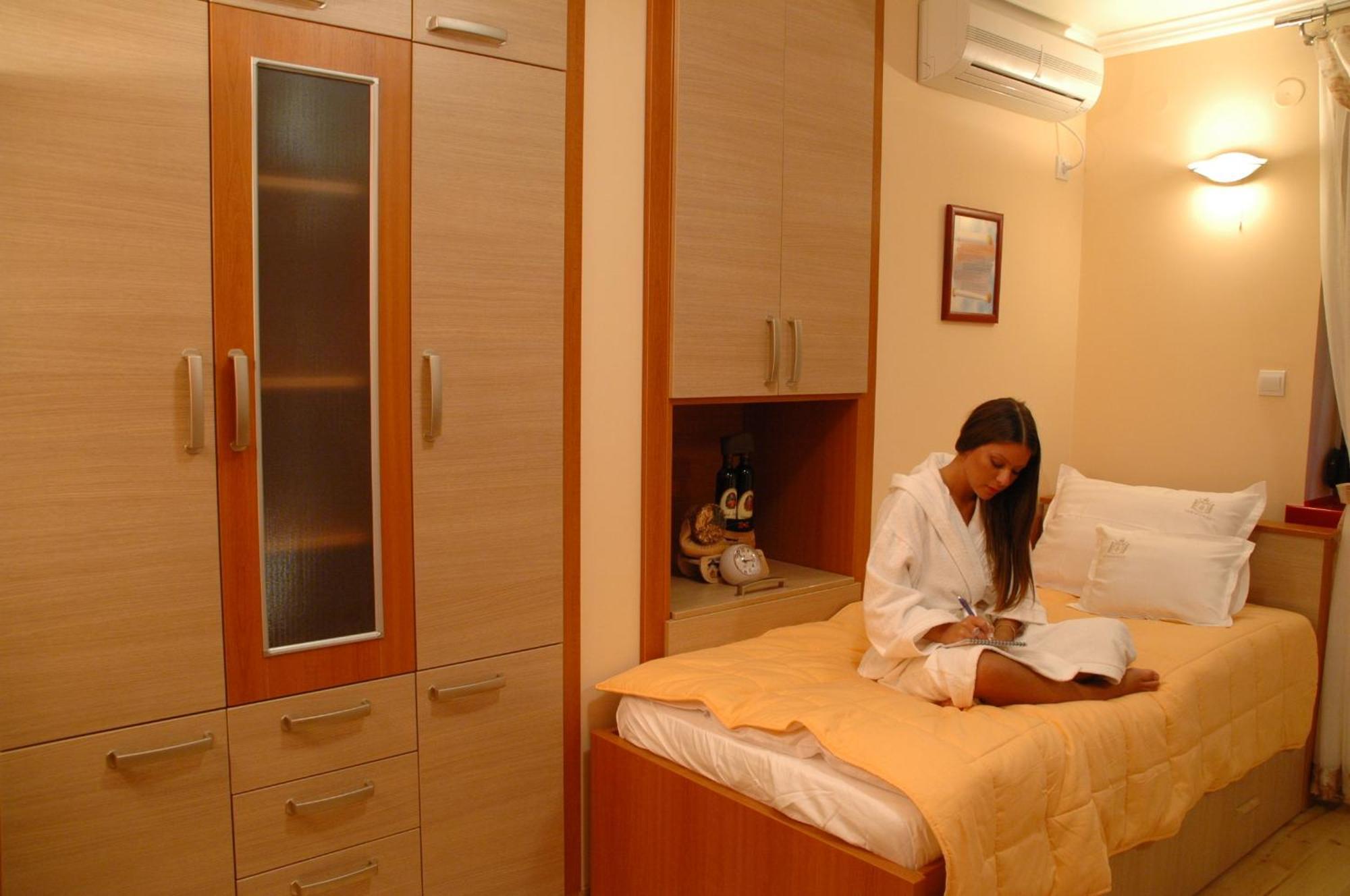 Hotel Tehnograd Kraljevo Luaran gambar