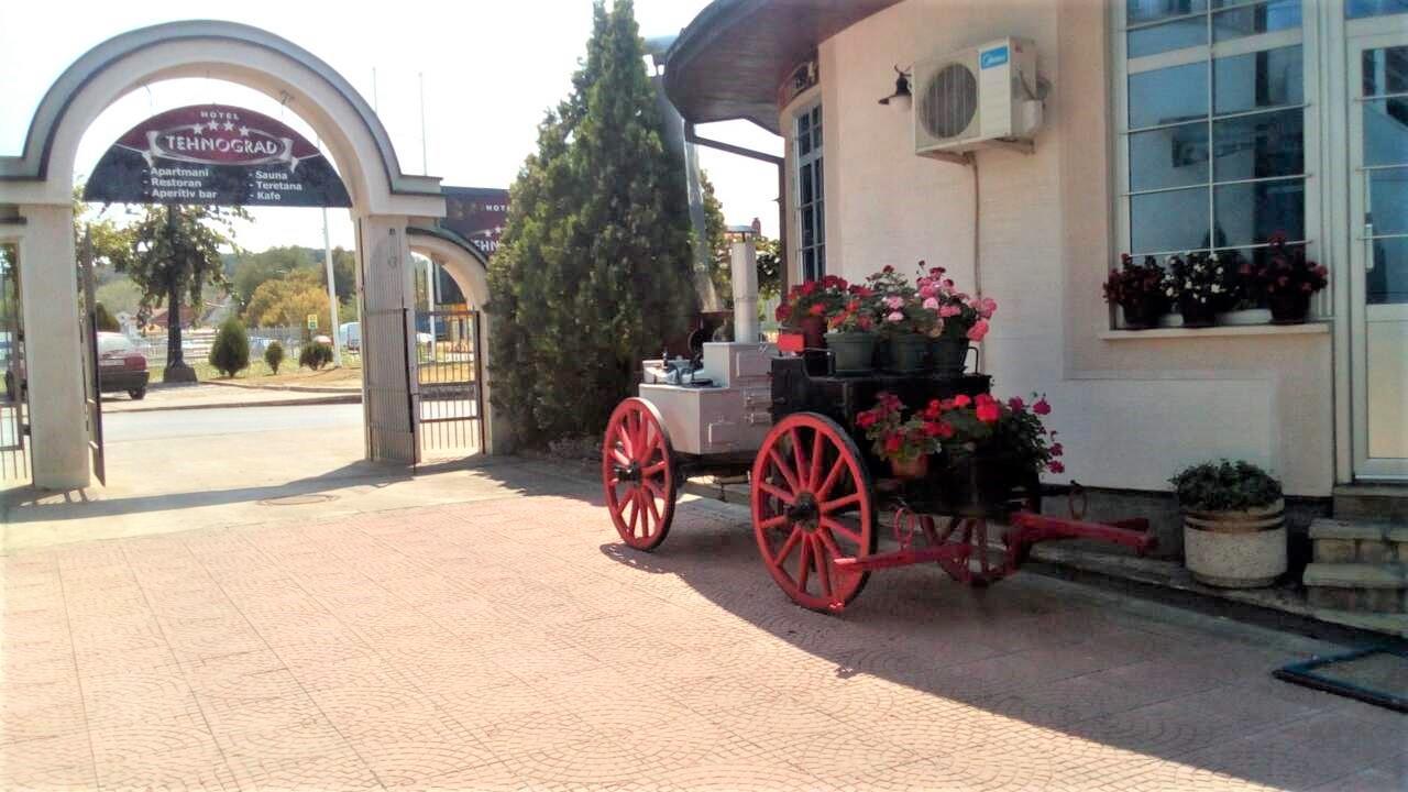 Hotel Tehnograd Kraljevo Luaran gambar